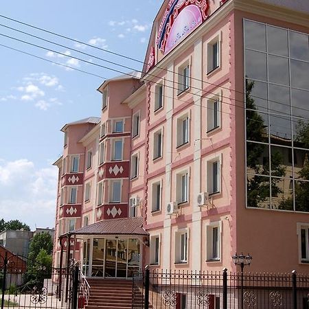 Kurmet Hotel Уралск Екстериор снимка