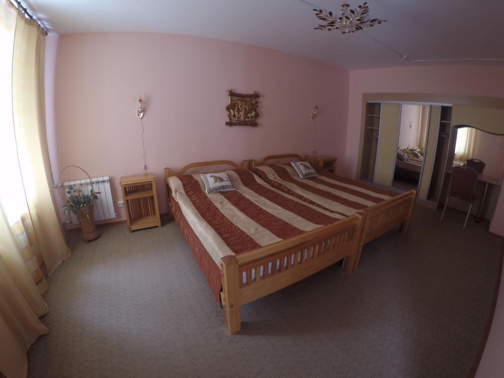 Kurmet Hotel Уралск Стая снимка