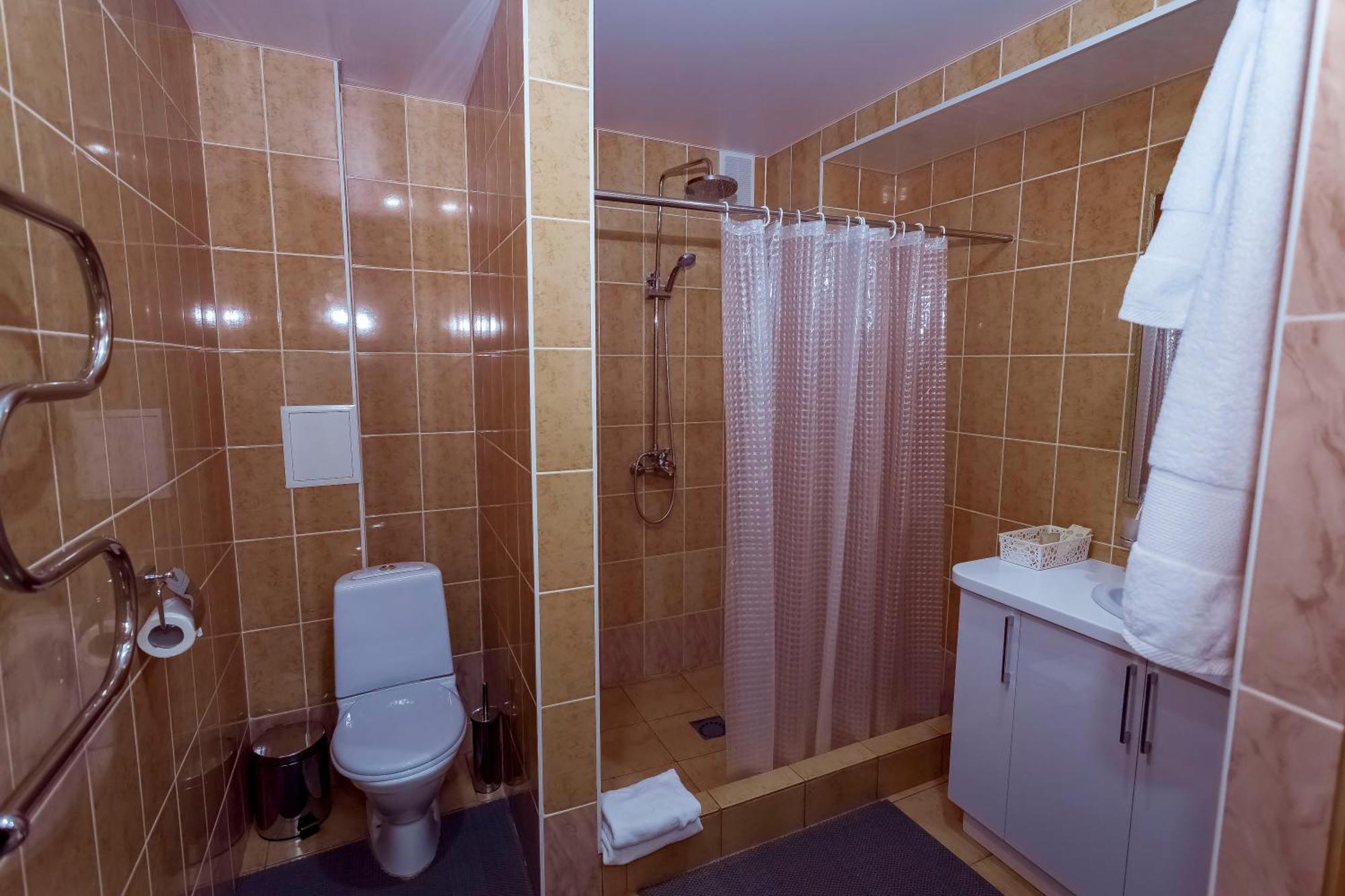 Kurmet Hotel Уралск Екстериор снимка