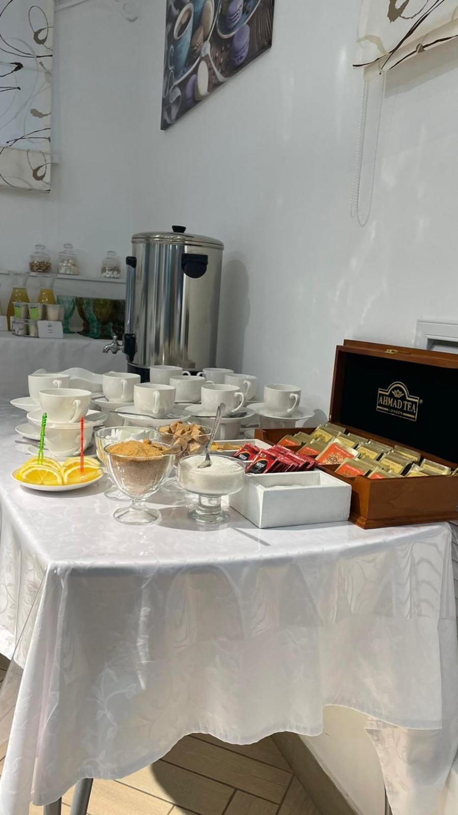 Kurmet Hotel Уралск Екстериор снимка