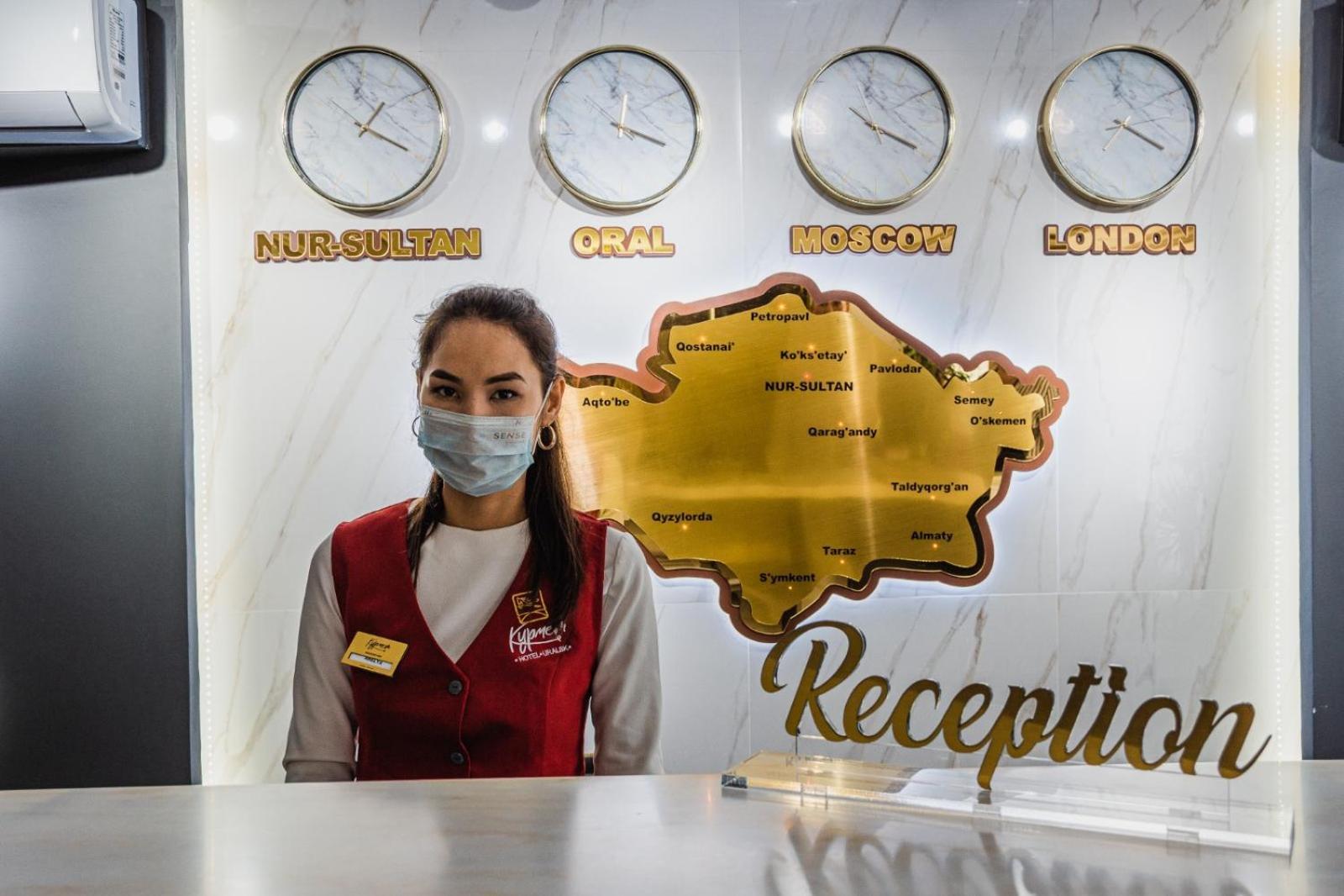 Kurmet Hotel Уралск Екстериор снимка